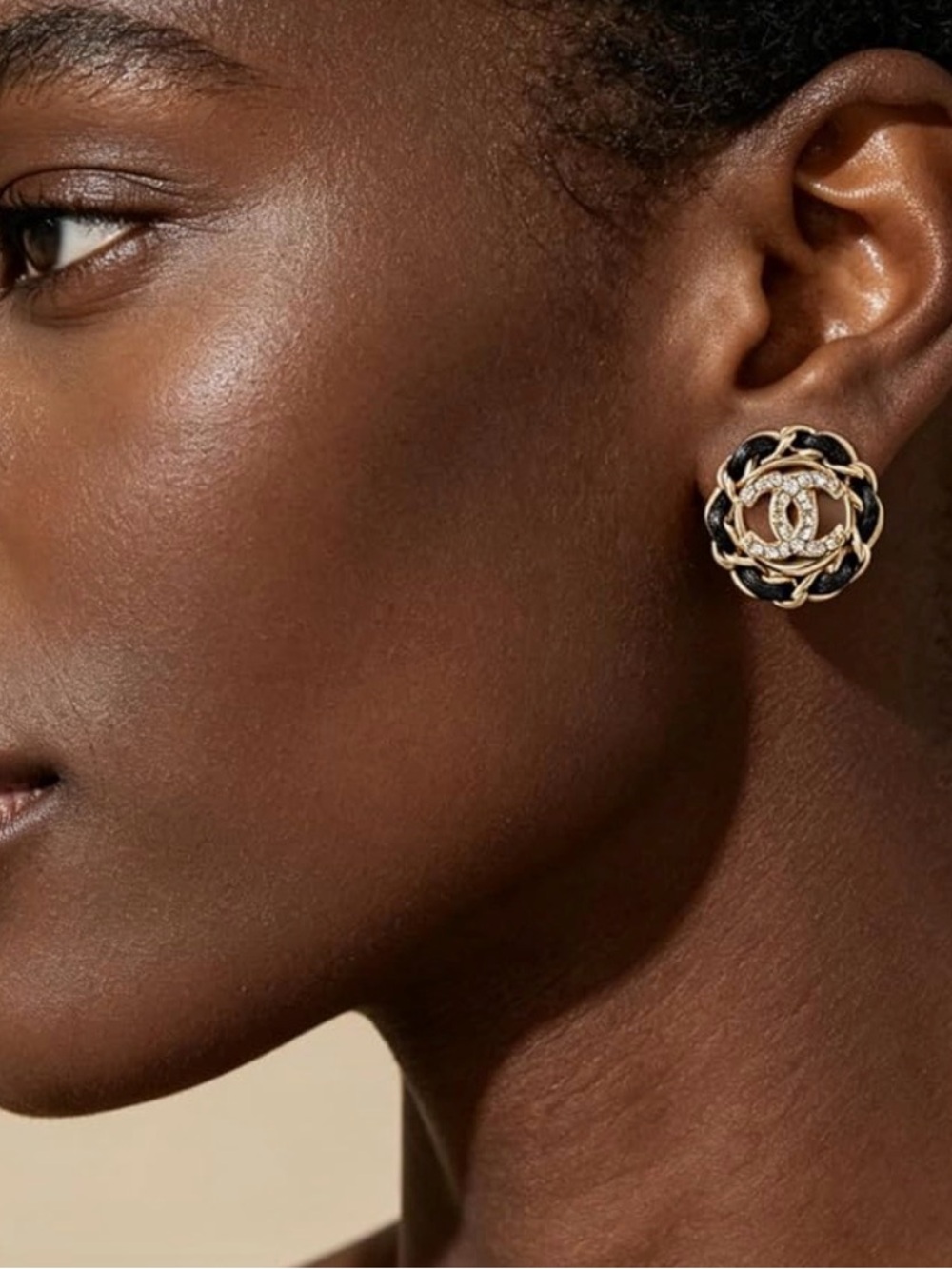 CHANEL Intertwined Logo Earrings - Picture 3 of 5